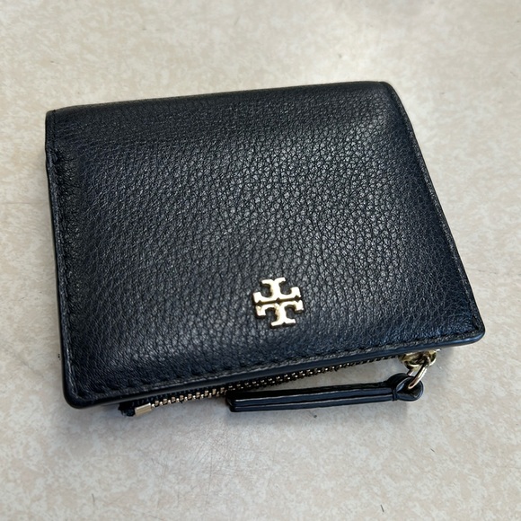 Tory Burch Handbags - Tory Burch pebbled wallet